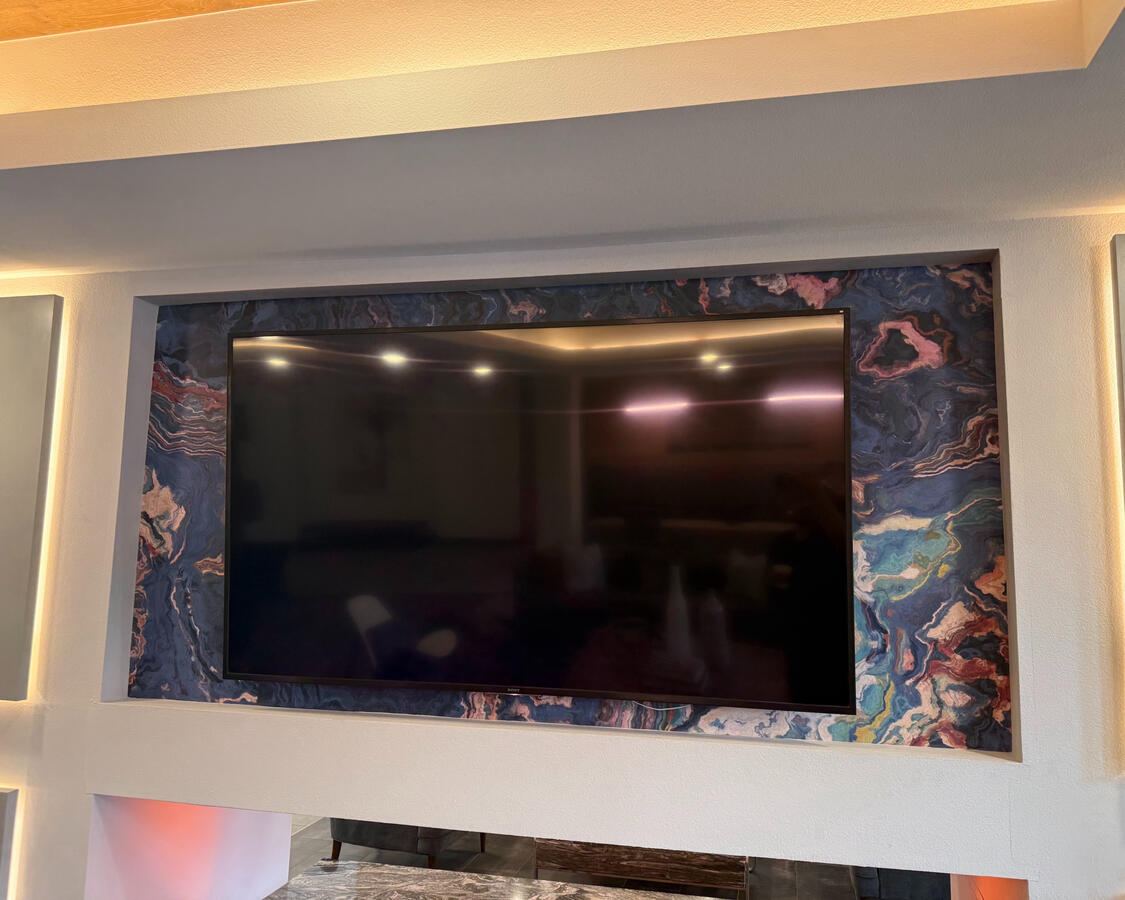 Lobby TV & Wallpaper